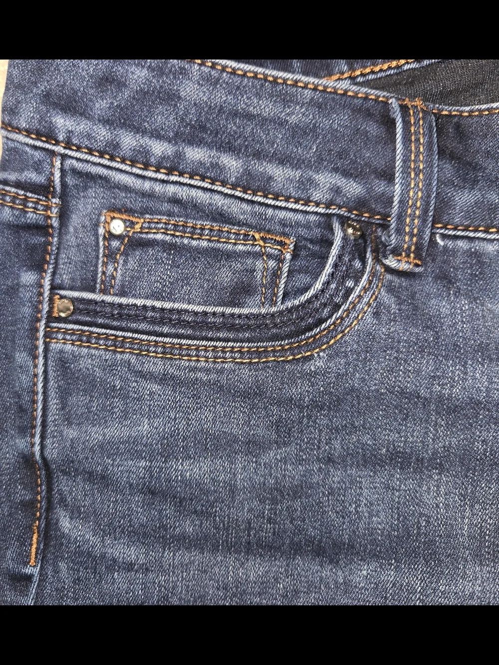 White House Black Market Dark Washed Denim Slim Jeans with Tan Stitching Size XS - Picture 8 of 11